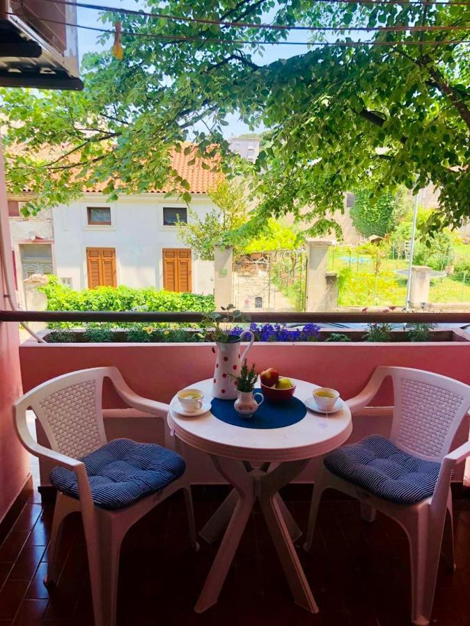 Beautiful Apartment With Balcony Pula Dış mekan fotoğraf